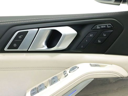 Used 2024 BMW X7 M60i w/ Executive Package AWD/4WD image 32