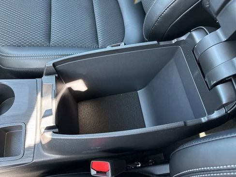 New 2025 Ford Escape SE FWD image 31
