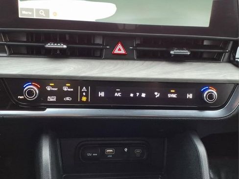 Used 2025 Kia Sportage X-Line w/ Premium Package image 18