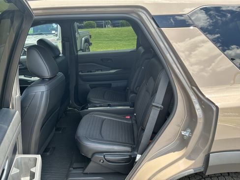 Used 2023 Nissan Pathfinder Rock Creek AWD/4WD image 29