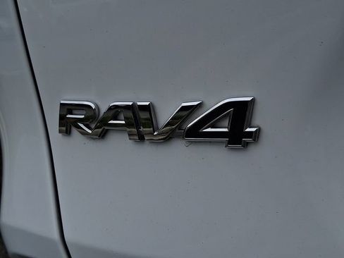 Used 2024 Toyota RAV4 XLE AWD/4WD image 29