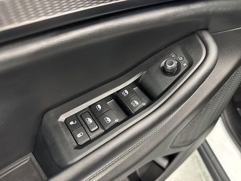 Used 2023 Jeep Grand Cherokee Altitude AWD/4WD image 18