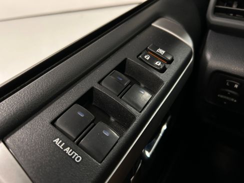 Used 2018 Toyota 4Runner SR5 Premium image 23