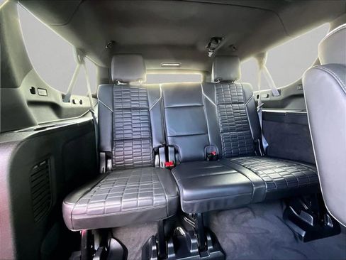 Used 2024 Cadillac Escalade ESV Sport Platinum image 30