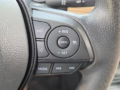 Used 2021 Toyota RAV4 LE FWD image 23