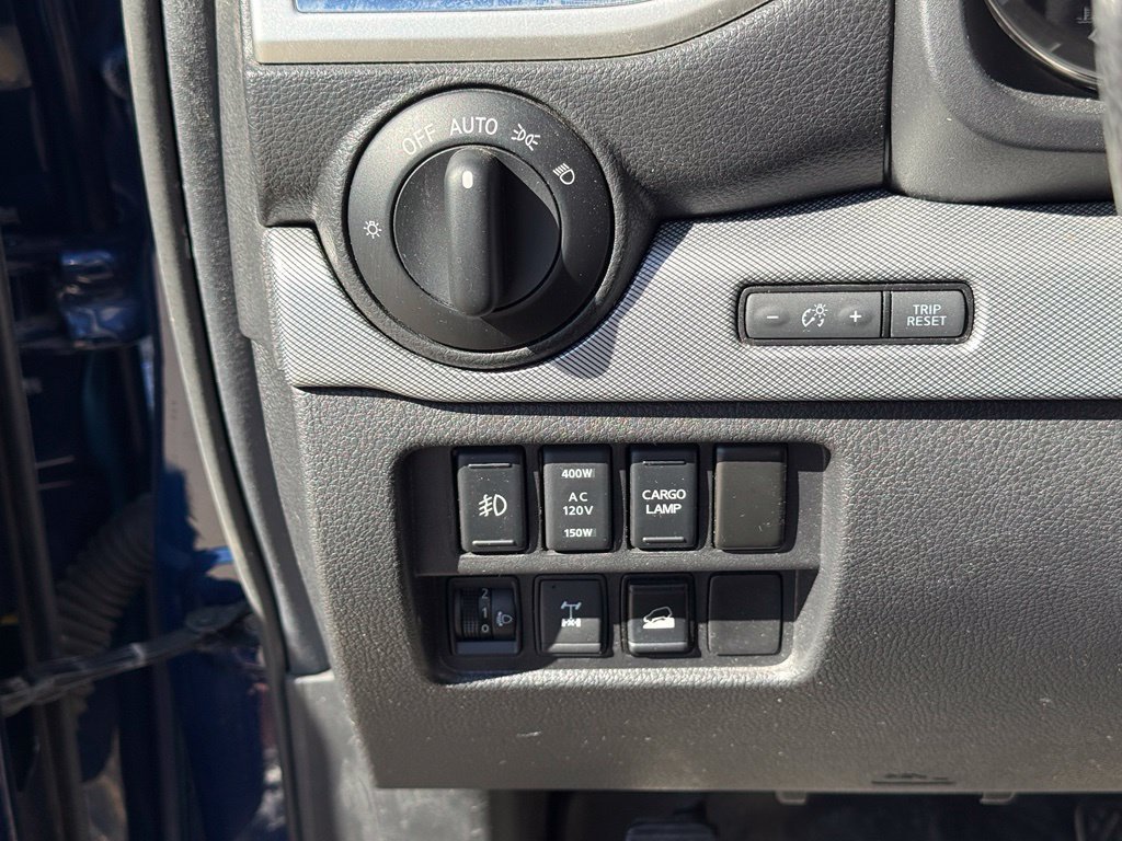 Used 2019 Nissan Titan PRO-4X w/ Pro-4x Convenience Package AWD/4WD image 19