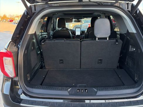 Used 2022 Ford Explorer Limited w/ Limited Technology Package image 9