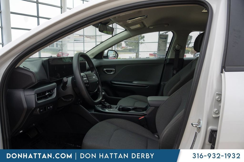 Used 2025 Kia K4 FWD image 3