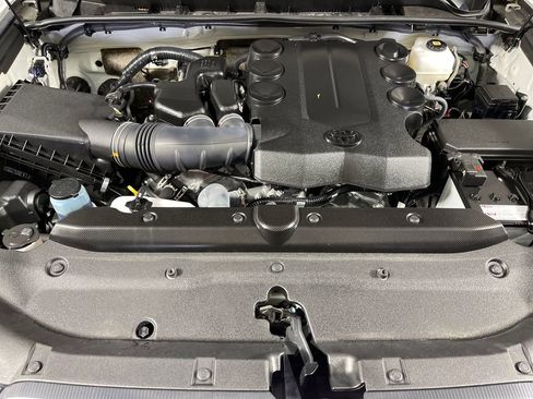 Used 2023 Toyota 4Runner Limited image 9