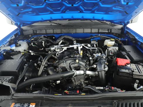 Certified 2025 Ford Bronco Big Bend image 4