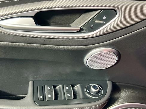 Used 2022 Alfa Romeo Giulia Veloce image 16