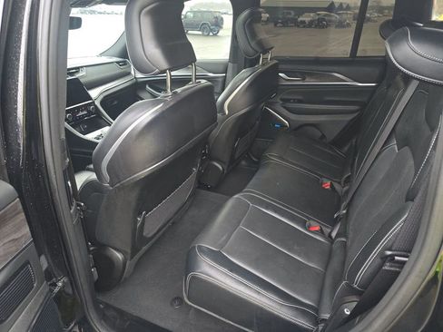 Used 2022 Jeep Grand Cherokee Overland w/ Adv Protech Group III image 9