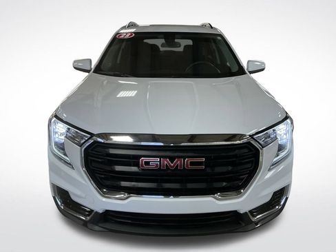 Certified 2023 GMC Terrain SLE w/ Driver Convenience Package image 9