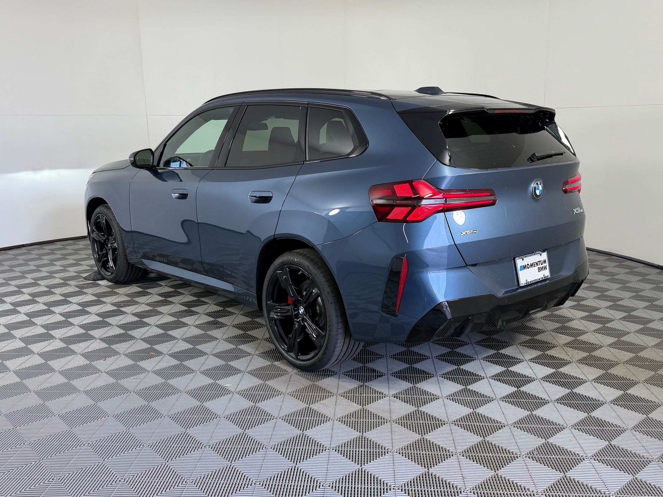 Used 2026 BMW X3 xDrive30i w/ M Sport Package AWD/4WD image 3