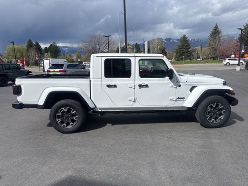 New 2026 Jeep Gladiator Sport AWD/4WD image 6