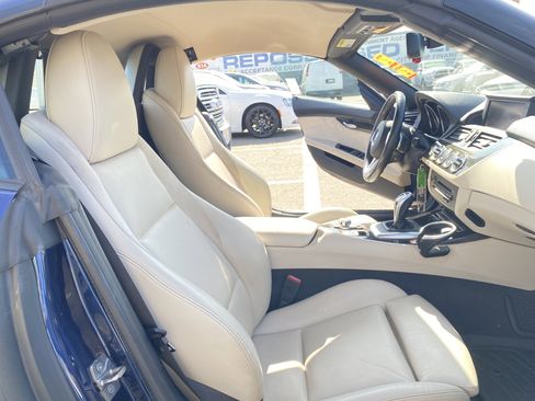 Used 2009 BMW Z4 sDrive35i w/ Premium Pkg image 13