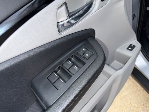 Used 2021 Honda Pilot Touring image 11