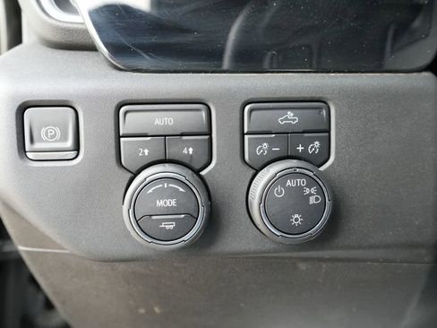 Used 2022 Chevrolet Silverado 1500 LT image 25