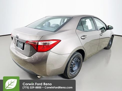Used 2018 Toyota Corolla LE FWD image 7