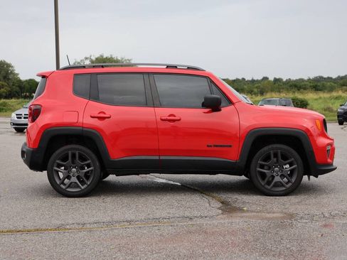 Used 2021 Jeep Renegade Latitude w/ Luxury Group II AWD/4WD image 7