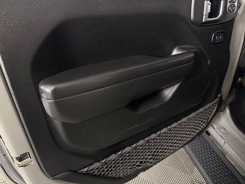 Used 2022 Jeep Wrangler Unlimited Sport AWD/4WD image 25