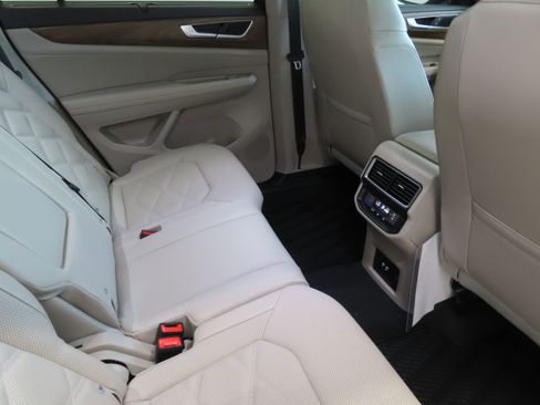 New 2026 Volkswagen Atlas SE image 25