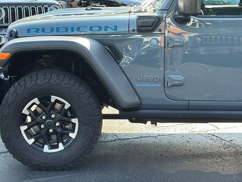 Used 2024 Jeep Wrangler Unlimited Rubicon 4xe w/ Safety Group AWD/4WD image 3