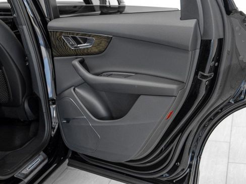 Used 2020 Audi Q7 2.0T Premium Plus w/ Premium Plus Package image 43