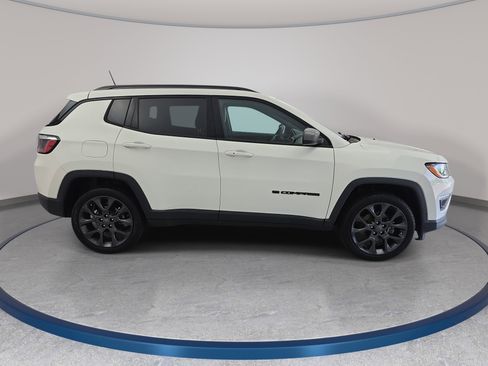 Used 2021 Jeep Compass Latitude w/ Sun and Sound Group AWD/4WD image 4