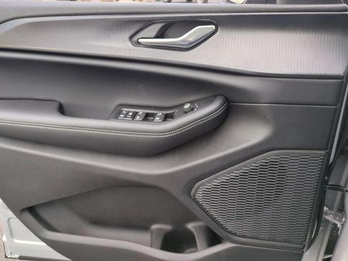 New 2025 Jeep Grand Cherokee Laredo X image 13