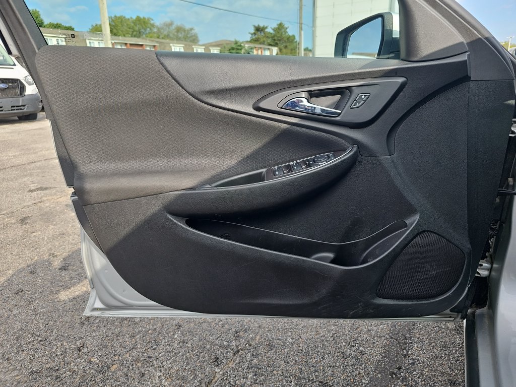 Used 2018 Chevrolet Malibu LT FWD image 24