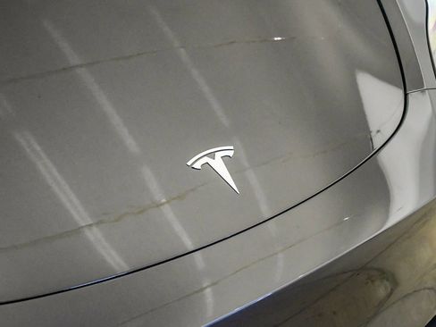 Used 2024 Tesla Model Y Performance image 7