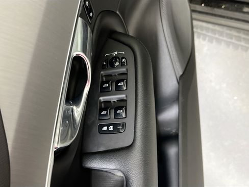 Used 2023 Volvo XC90 B5 Core AWD/4WD image 18