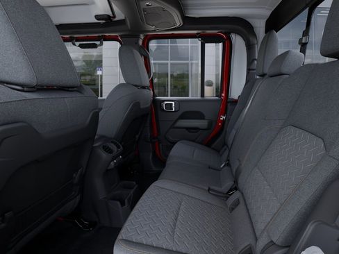 New 2025 Jeep Gladiator Mojave w/ Convenience Group image 25