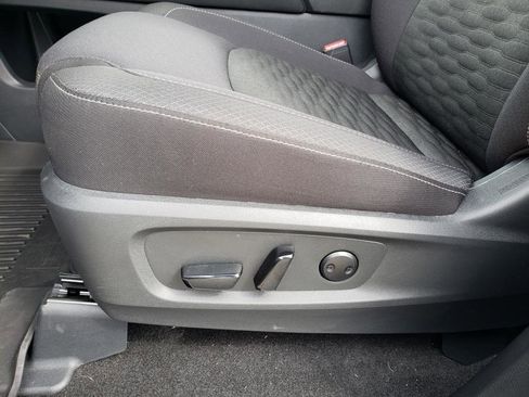 Certified 2025 Nissan Pathfinder SV image 28