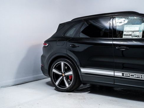 New 2026 Porsche Cayenne S AWD/4WD image 11