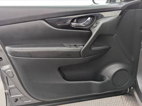 Used 2019 Nissan Rogue Sport SV FWD image 13