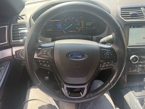 Used 2017 Ford Explorer XLT w/ Equipment Group 202A image 12
