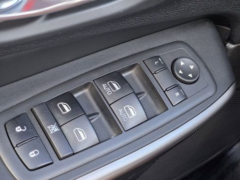 Used 2020 Jeep Cherokee Latitude Plus image 29