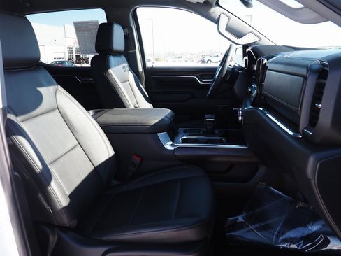 Used 2024 GMC Sierra 1500 SLT w/ SLT Premium Plus Package image 9