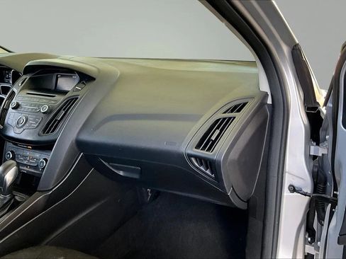 Used 2017 Ford Focus SE image 22