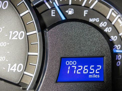 Used 2012 Toyota Camry SE w/ Leather Pkg FWD image 37