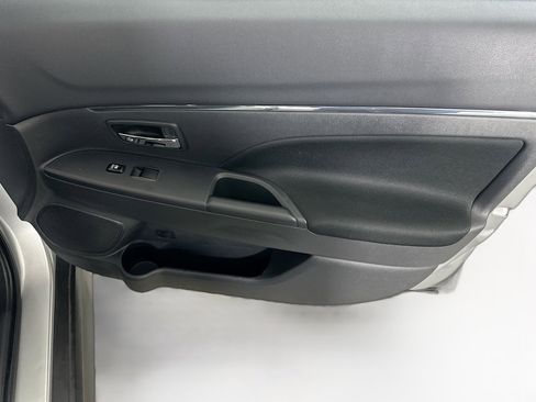 Used 2025 Mitsubishi Outlander Sport ES image 29