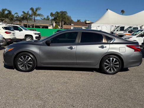 Used 2016 Nissan Altima 2.5 SV image 10