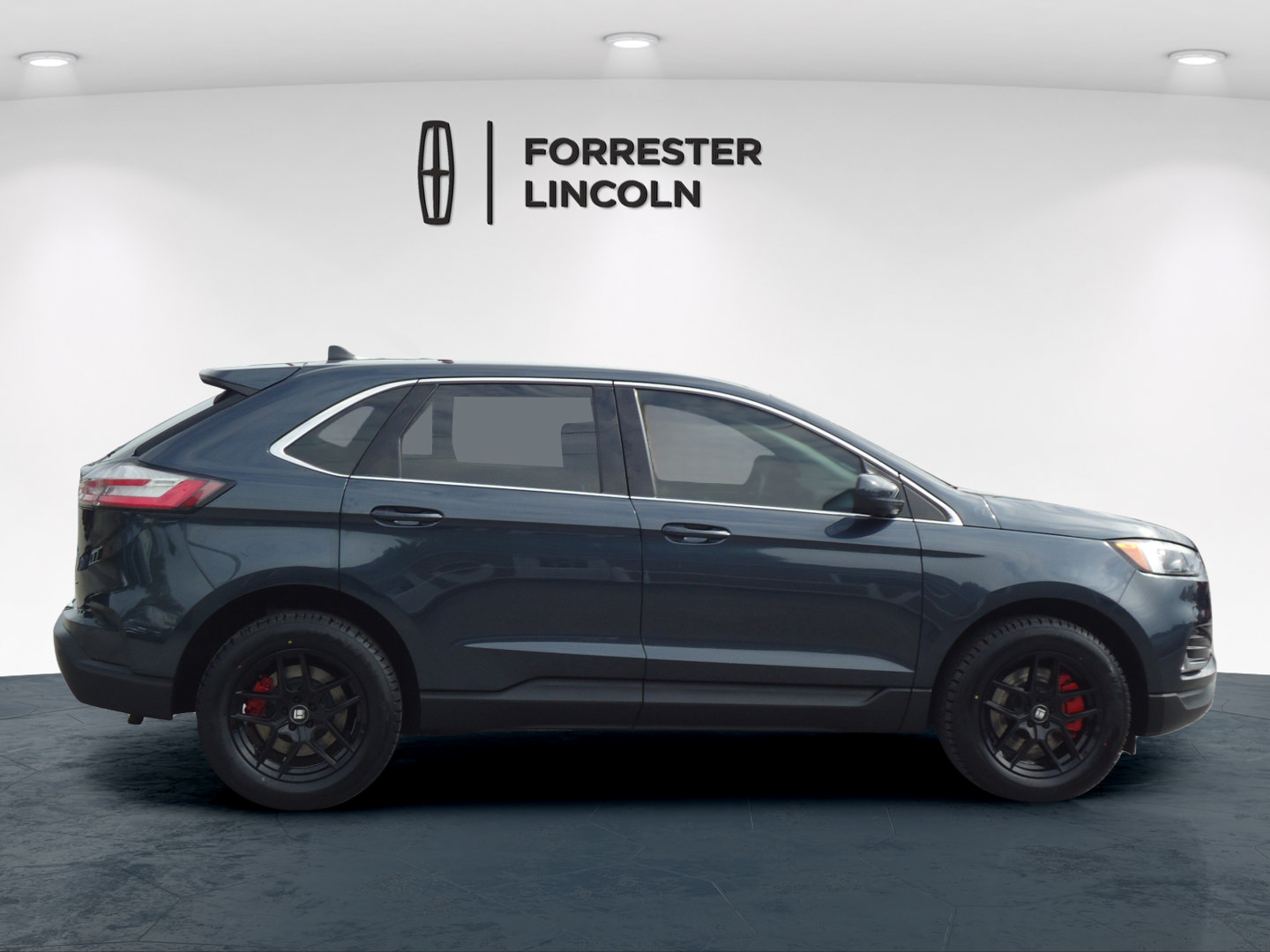 Used 2024 Ford Edge SEL w/ Convenience Package AWD/4WD image 2