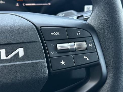 New 2025 Kia K4 LXS image 26
