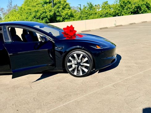 Used 2024 Tesla Model 3 Standard Range RWD image 67
