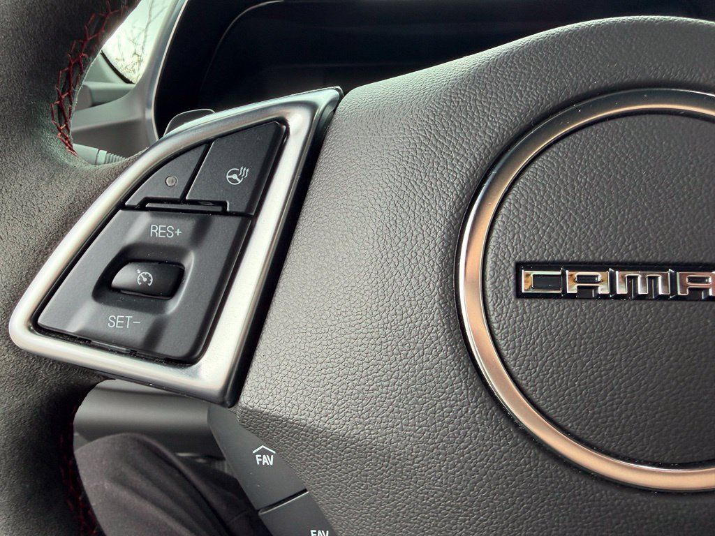 Used 2019 Chevrolet Camaro ZL1 RWD image 21