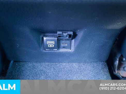 Used 2025 Toyota Camry SE image 22