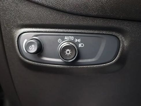 Used 2024 Chevrolet Equinox LT FWD image 22